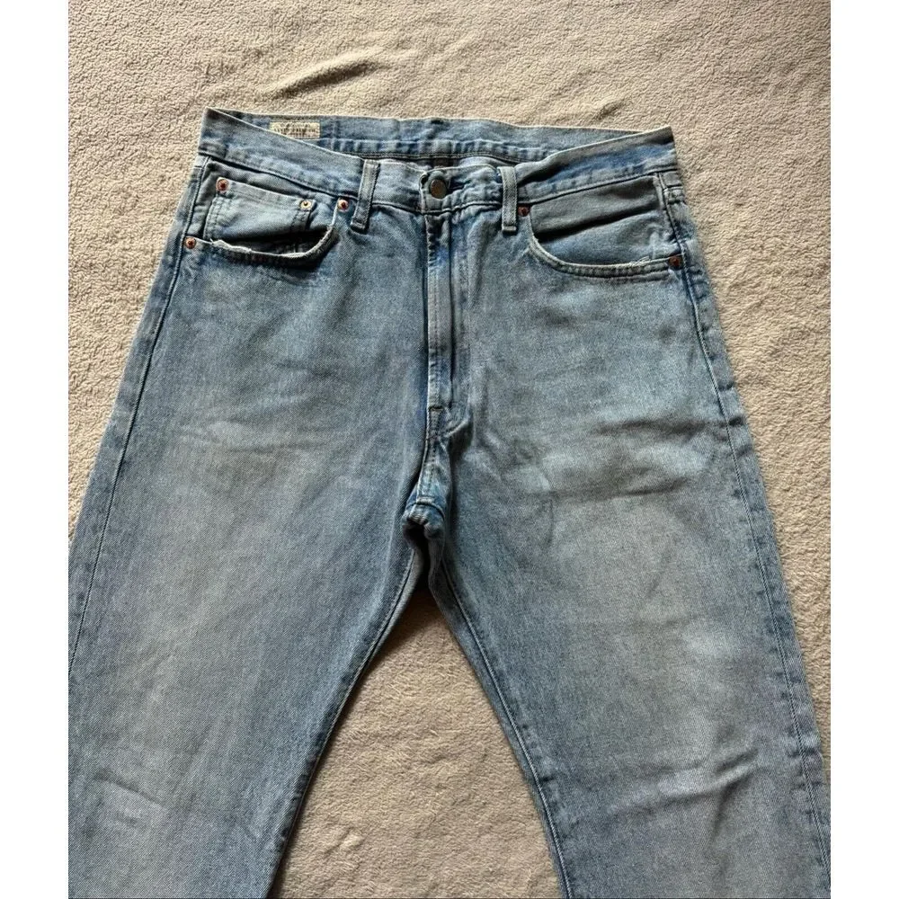 Levi's Men's Lot 551 Z Light Wash Straight Jeans Distressed Denim Blue ‎ Size 33